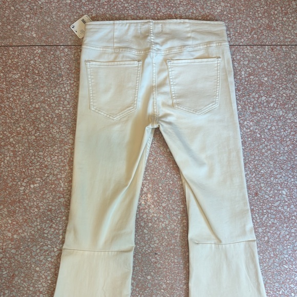 We the Free. Free People Pull On Flare Leg Jeans Size 26 - Picture 6 of 12